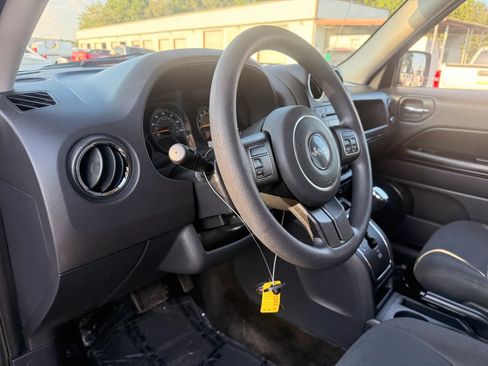 Used 2015 Jeep Patriot Sport w/ Power Value Group AWD/4WD image 17