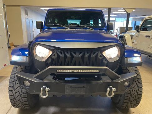 Used 2019 Jeep Wrangler Unlimited Sahara AWD/4WD image 17