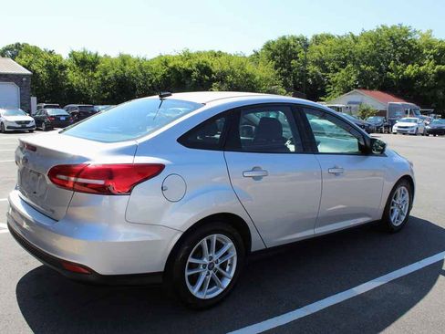 Used 2018 Ford Focus SE image 5