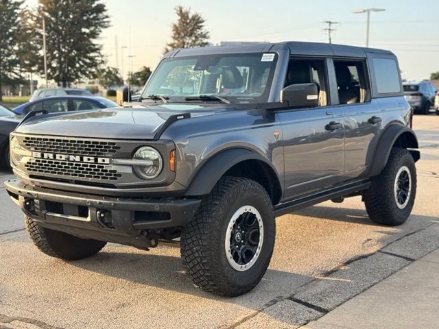Used 2022 Ford Bronco Badlands w/ Sasquatch Package AWD/4WD image 3