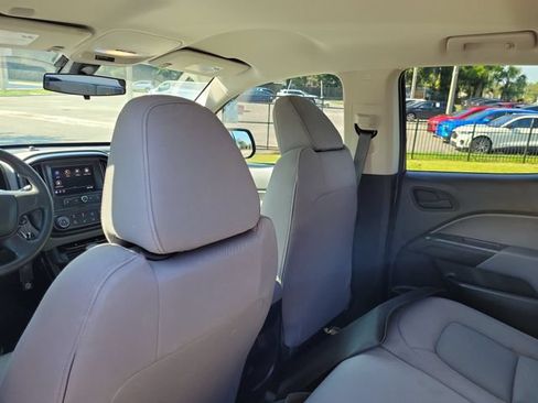 Used 2022 Chevrolet Colorado W/T RWD image 10