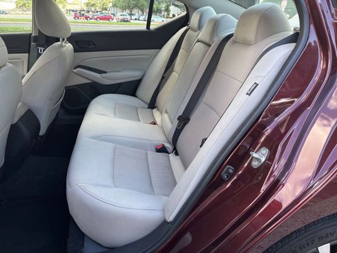 Used 2025 Nissan Altima 2.5 SV FWD image 21
