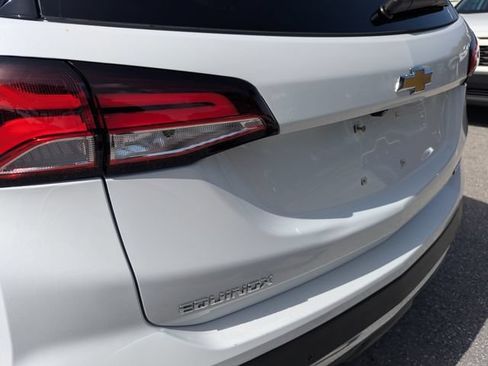 Used 2023 Chevrolet Equinox Premier FWD image 9