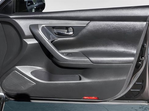 Used 2013 Nissan Altima 2.5 S image 29