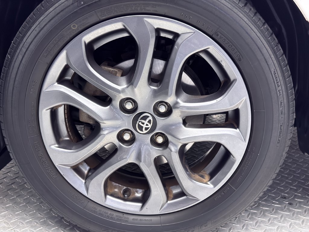Used 2020 Toyota Yaris XLE FWD image 9
