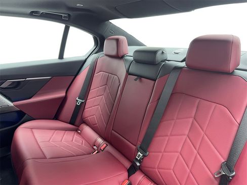 Used 2026 BMW 530i xDrive image 41