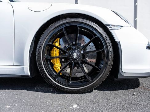 Used 2016 Porsche 911 R RWD image 12