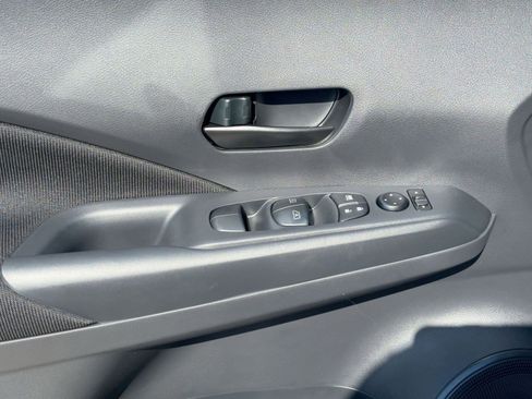 New 2025 Nissan Kicks Play S image 13