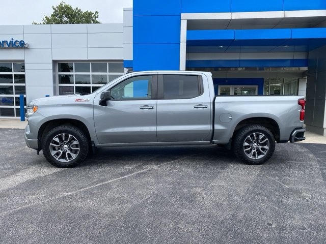 Used 2023 Chevrolet Silverado 1500 RST AWD/4WD image 2