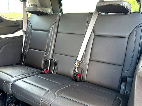 Used 2021 GMC Yukon Denali w/ Denali Premium Package image 20