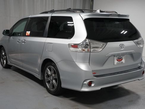 Certified 2020 Toyota Sienna SE FWD image 6