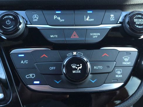 New 2026 Chrysler Pacifica Pinnacle AWD/4WD image 45