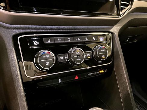 Used 2020 Volkswagen Atlas Cross Sport SEL Premium image 26