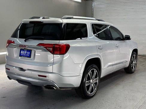 Used 2019 GMC Acadia Denali w/ Technology Package FWD image 8
