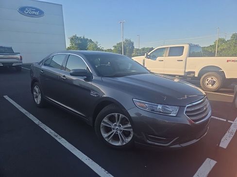 Used 2018 Ford Taurus SEL w/ Equipment Group 201A AWD/4WD image 1