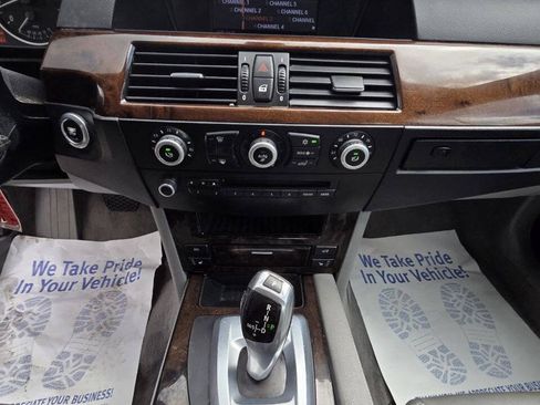Used 2010 BMW 528i xDrive Sedan AWD/4WD image 19