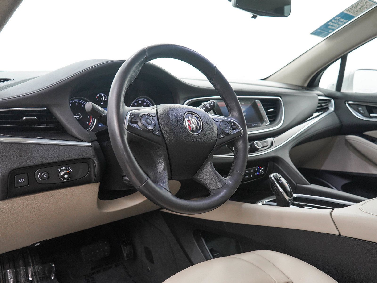 Used 2020 Buick Enclave Premium w/ Surround and Sites Package AWD/4WD image 27