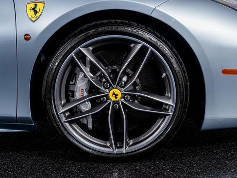 Used 2019 Ferrari 488 Spider image 7
