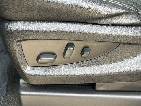 Used 2018 GMC Sierra 1500 SLT w/ Enhanced Driver Alert Package image 31