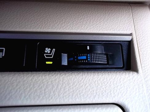 Used 2013 Lexus ES 350 w/ Luxury Pkg FWD image 28
