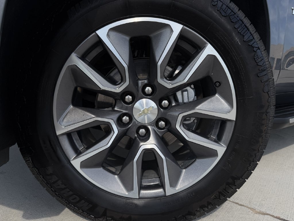 Used 2021 Chevrolet Tahoe LS w/ Driver Alert Package RWD image 9