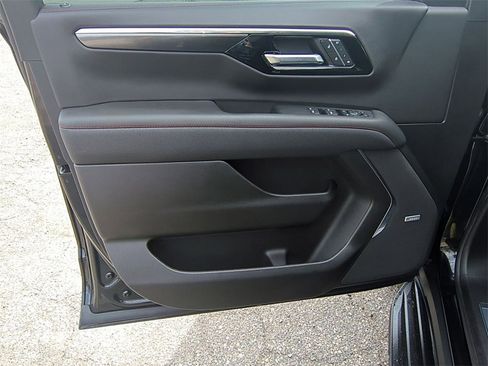 Used 2026 Chevrolet Suburban RST image 23