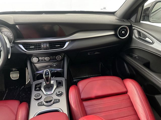 Used 2023 Alfa Romeo Stelvio Veloce AWD/4WD image 28