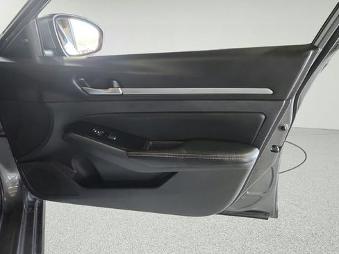 Used 2023 Nissan Altima 2.5 SV FWD image 23