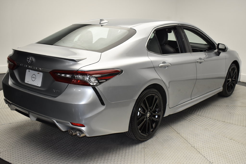 Used 2024 Toyota Camry XSE FWD image 5