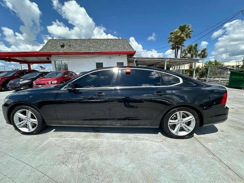Used 2018 Volvo S90 T5 Momentum w/ Convenience Package FWD image 9