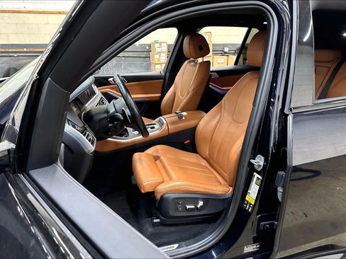 Used 2022 BMW X5 xDrive40i w/ M Sport Package AWD/4WD image 27