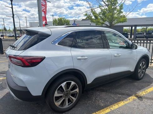Used 2025 Ford Escape Platinum AWD/4WD image 13