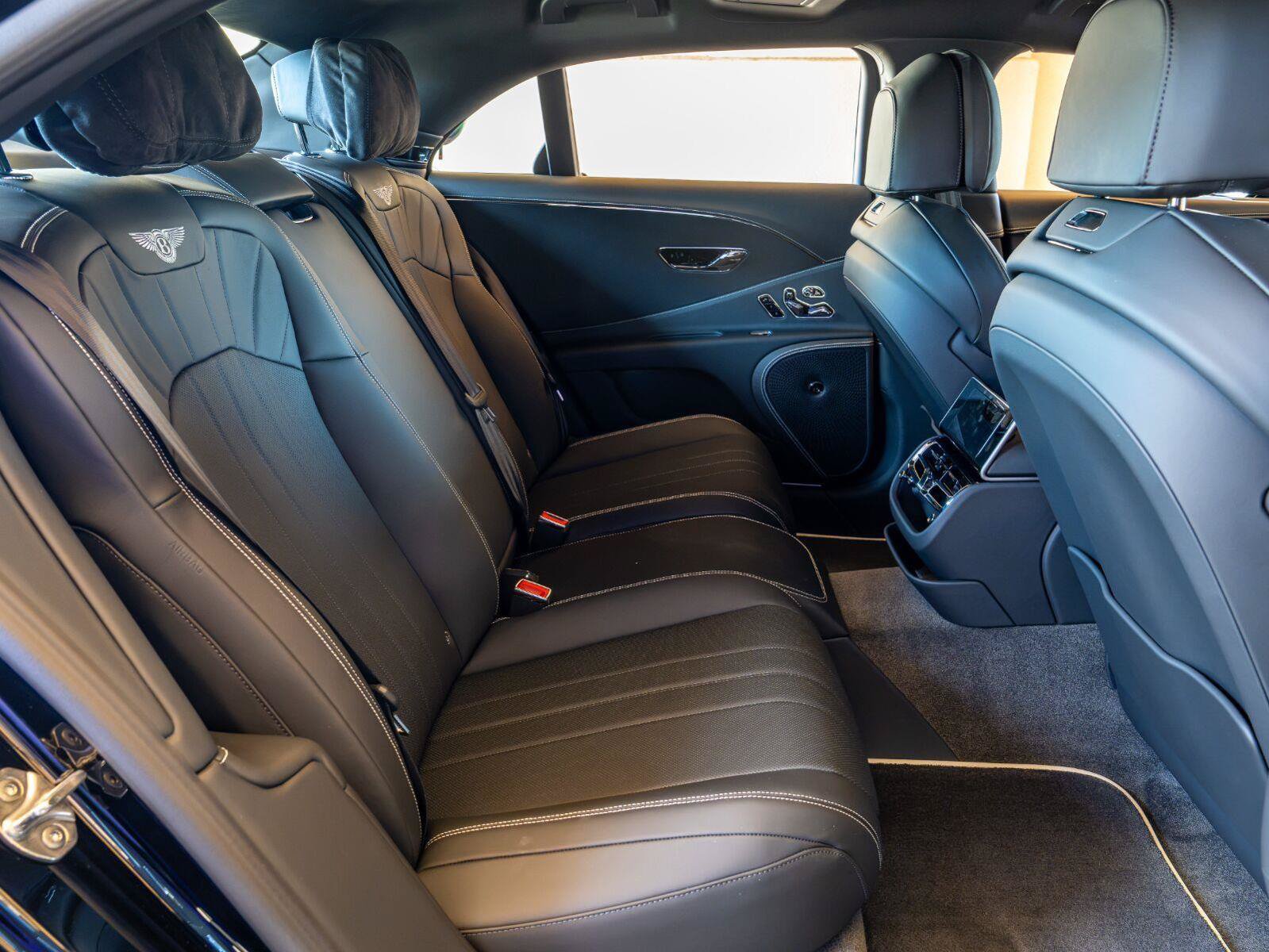 Used 2024 Bentley Flying Spur Azure AWD/4WD image 28