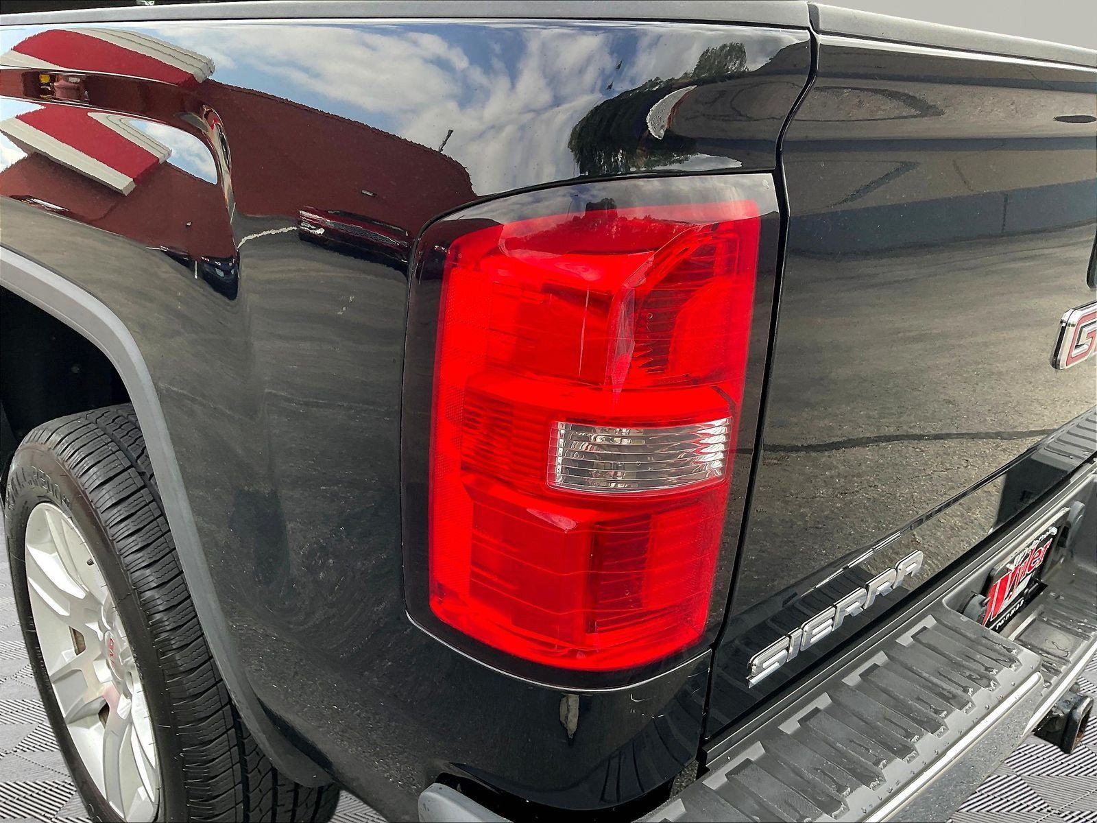 Used 2018 GMC Sierra 1500 SLE w/ SLE Value Package AWD/4WD image 23