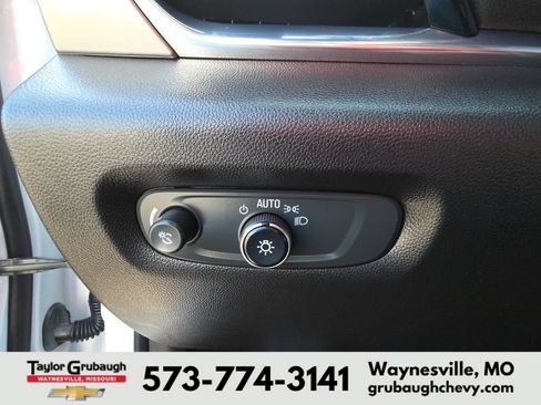 Used 2023 Chevrolet Traverse LT AWD/4WD image 20