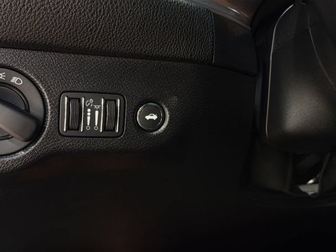 Used 2023 Dodge Challenger SXT RWD image 30