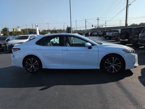 Used 2018 Toyota Camry SE w/ Audio Package FWD image 6