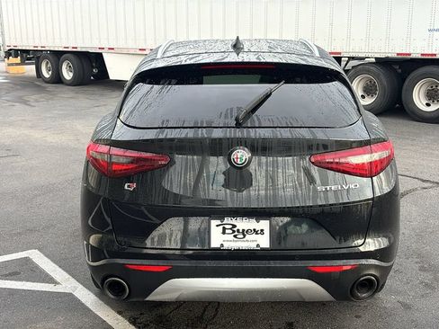 Used 2018 Alfa Romeo Stelvio Ti AWD/4WD image 28