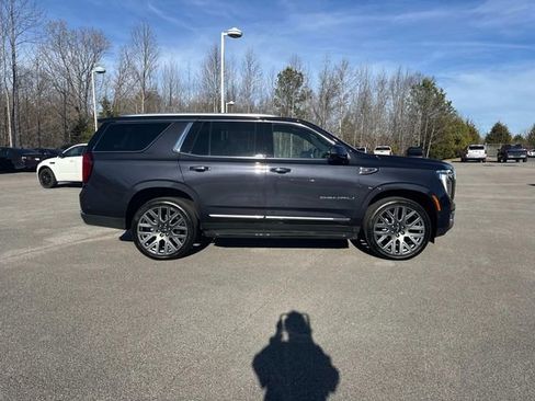 Certified 2025 GMC Yukon Denali image 3