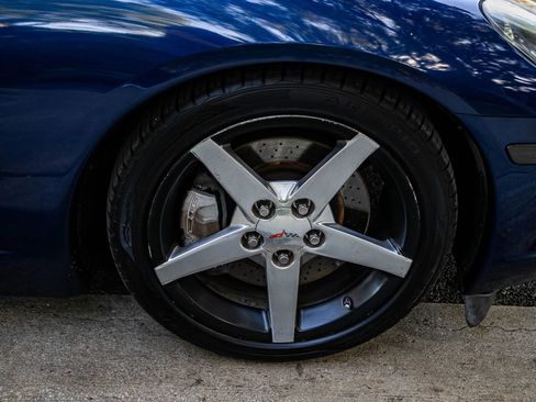 Used 2005 Chevrolet Corvette Coupe w/ Preferred Equipment Group image 14