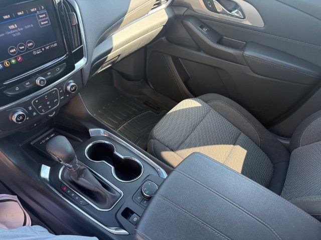 Used 2023 Chevrolet Traverse LT AWD/4WD image 24
