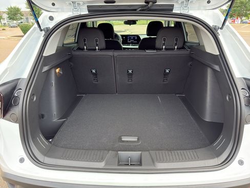 New 2026 Chevrolet Trax LS w/ LS Convenience Package FWD image 26