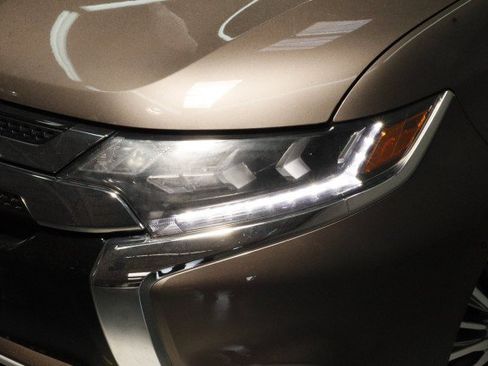 Used 2020 Mitsubishi Outlander SEL AWD/4WD image 2