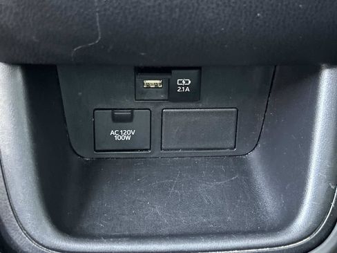 Used 2017 Toyota Highlander SE AWD/4WD image 21