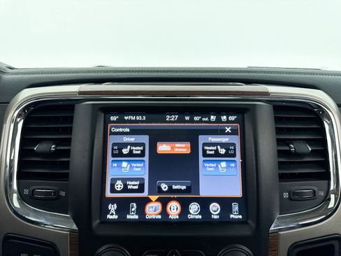 Used 2013 RAM 1500 Laramie w/ Convenience Group image 25