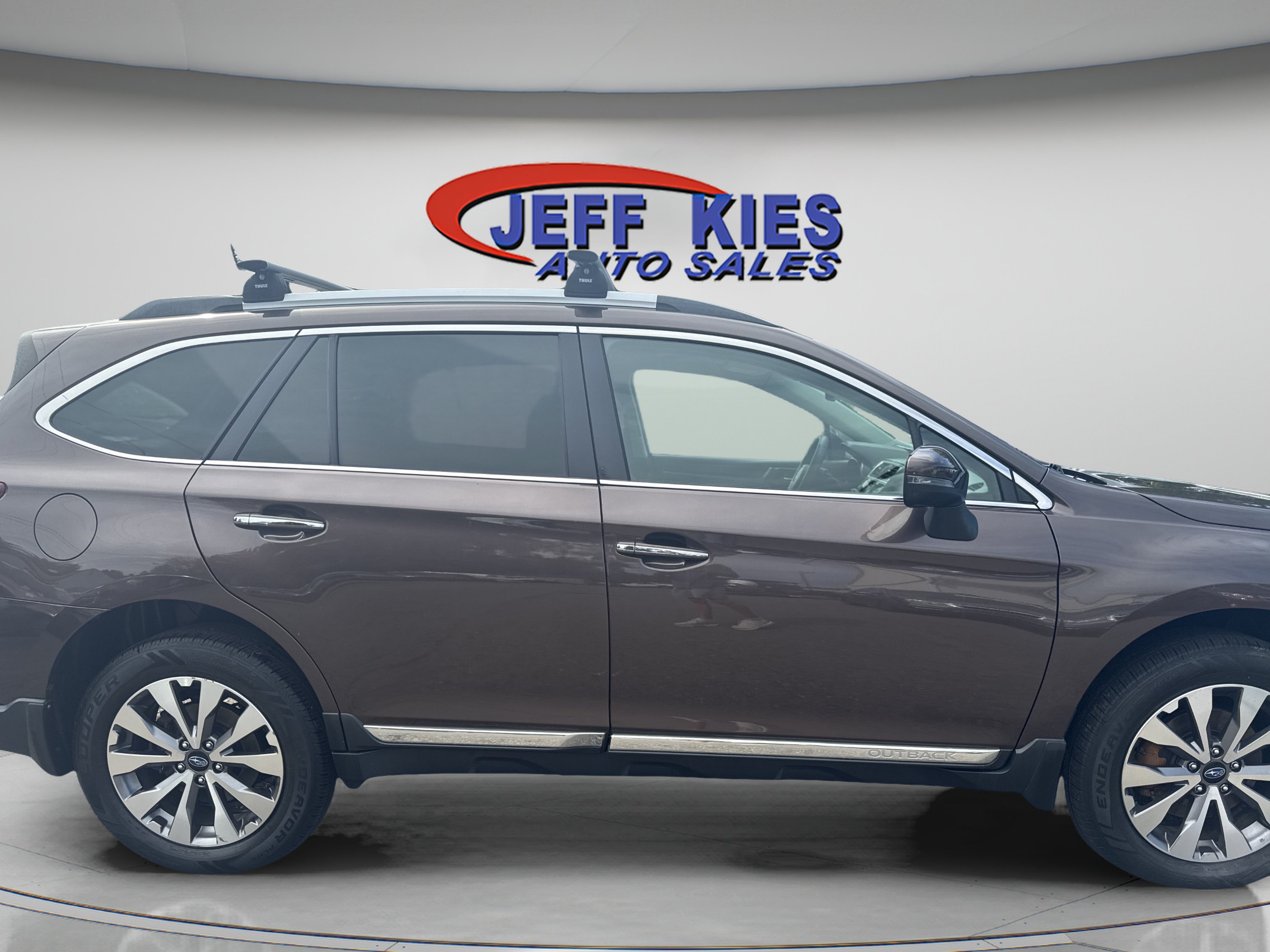 Used 2019 Subaru Outback 3.6R Touring AWD/4WD image 4