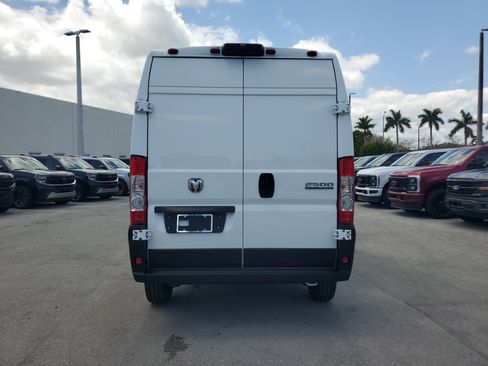 Used 2026 RAM ProMaster 2500 w/ Convenience Group FWD image 6