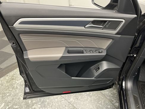 Used 2021 Volkswagen Atlas SE w/ Panoramic Sunroof Package image 7