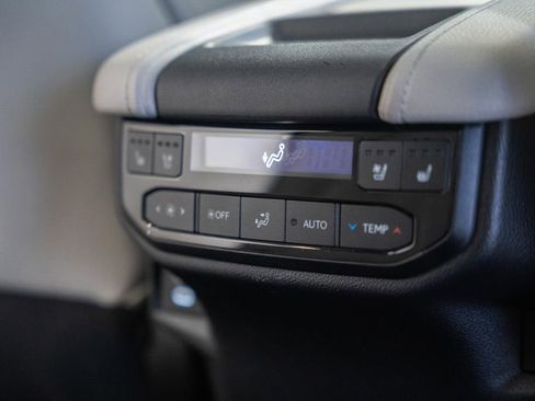 Used 2025 Toyota Grand Highlander AWD Hybrid image 36