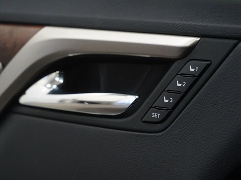 Used 2021 Lexus RX 350L Premium w/ Premium Package image 32